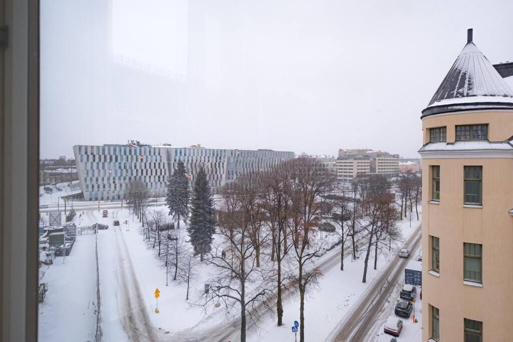 Appartement Kattohuoneisto 2h Upealla Naekymaellae Metron Laehellae