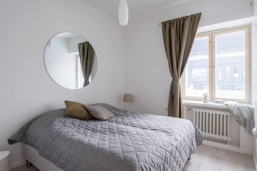 Kattohuoneisto 2h Upealla Naekymaellae Metron Laehellae Appartement *