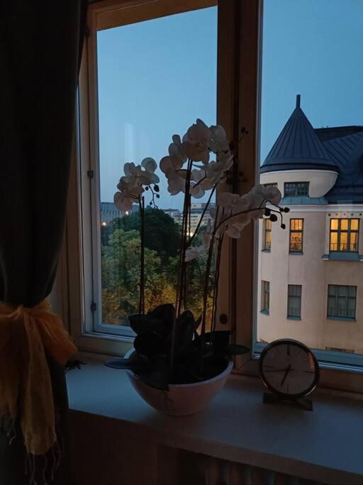 Kattohuoneisto 2h Upealla Naekymaellae Metron Laehellae Helsinki